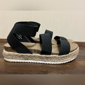 Women’s black platform sandals size 9